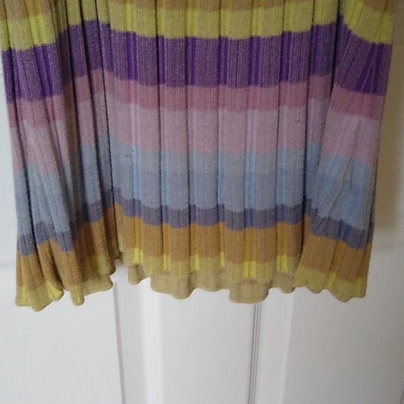 DKNY top - Picture 4 of 4